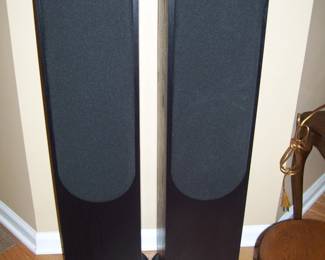 PAIR OF ENERGY EF500 DUAL 5.5"WOOFER 1" SOFT DOME TWEETER TOWER SPEAKERS IN LIVING ROOM