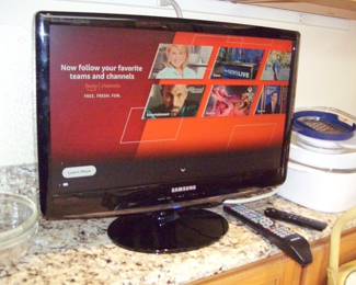 22" SAMSUNG FLATSCREEN TV