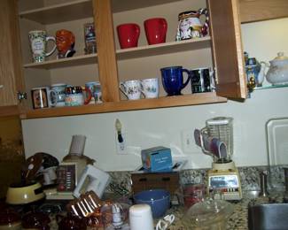 SMALL APPLIANCES - MUGS - ETC