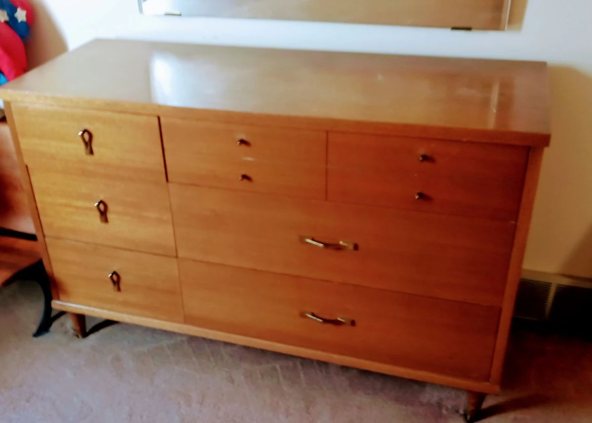 Mid-Century chest of drawers