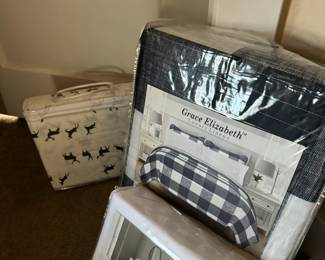 Assortment of Sheets, Blankets, Comforters