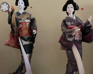 2 Japanese Geisha Dolls