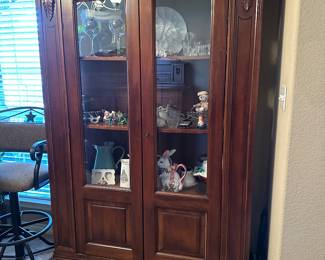 display cabinet shipped from italy 