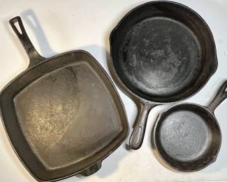 Lot of 3 cast iron skillet and square 