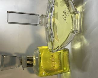 Vintage store display perfumes
Imprevu COTY and Oscar De La Rents Ruffles