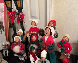 Byer's Choice Carolers 