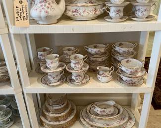 Set 8 place settings 