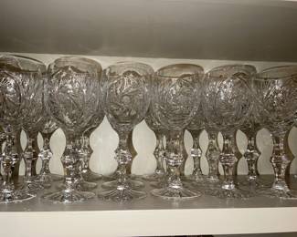 Set 18 wine glasses