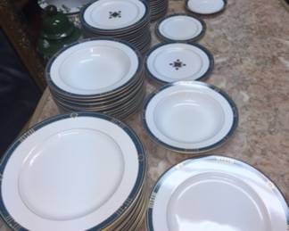 Wedgwood 12 person China Set(never used) all China 2