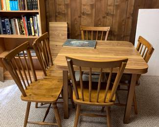 #75 Ethan Allen Table w/laminate Top w/2 leaves w/5 wood Chairs - 36x36-58x28 $125.00