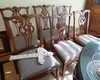 set of 6 Chippendale style chairs