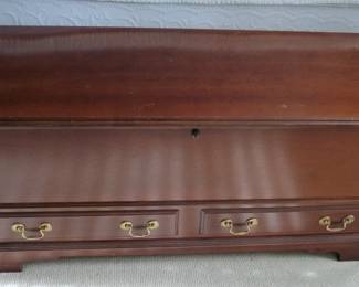 Lane cedar chest