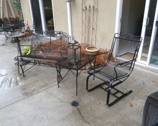 more outdoor seating