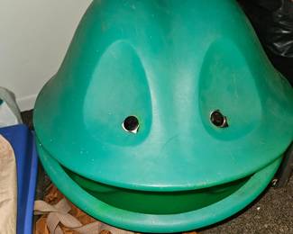 $25 Vintage Little Tykes Green Frog Toy box