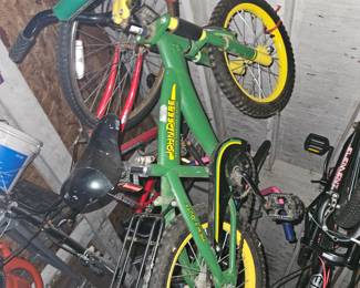 Childs John Deere Bike
