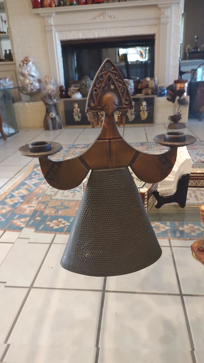 SOUTH TAMPA ESTATE TREASURES FROM AROUND THE WORLD starts on 1/19/2024