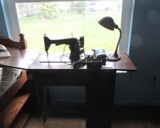 FOS sewing machine in case