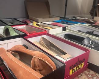 Hundreds of pairs of women’s shoes new and like new - sized 8-9