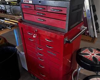tool box on wheels