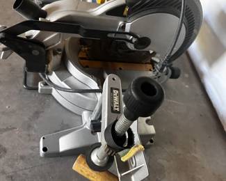 Dewalt tabl saw