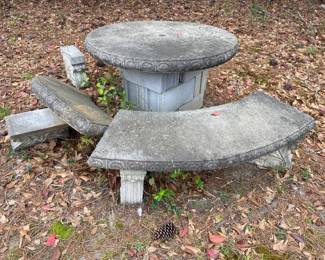 Concrete Round Table with Umbrella Hole
Curved Concrete Bench