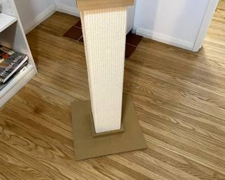 Large cat scratcher (unused)
