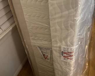 Saatva Full/Queen Mattress & Box Spring