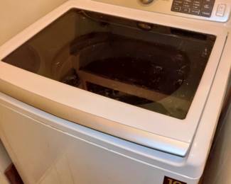 Samsung washer. Works great.