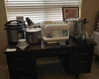 This is a very nice Singer and more cookers