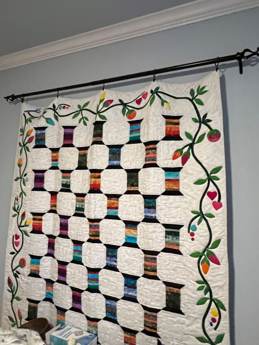 $325- HIGHLY SOUGHT AFTER HAND AND MACHINE STITCHED APPLIQUÉ  SPOOL QUILT 
