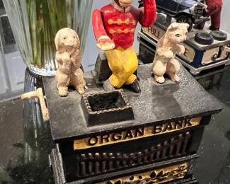 VINTAGE CAST IRON MONKEY ORGAN BANK KYSER REX