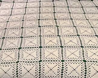 $190- GORGEOUS FULL SIZE/ QUEEN CROCHET BEDSPREAD -88”x 61”