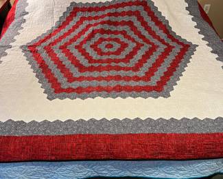 AMAZING HAND AND MACHINE GEOMETRIC KING/ QUEEN QUILT 