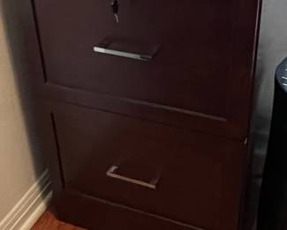 FILE CABINET WITH KEY