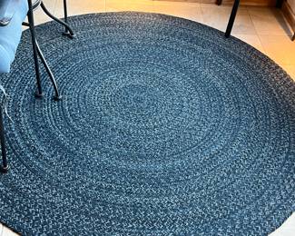 $140- ROUND BRAIDED BLUE OLfIN  AREA RUG
