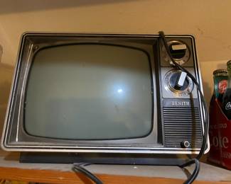 1986 Zenith 12"Television - BT 121W4