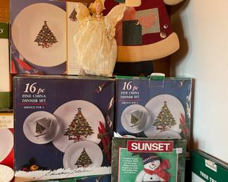 3 Boxes of 16 Piece Sea Gull Fine China Holiday Christmas Tree Service For 4, Sunset Jolly Snowman Snowflake Stocking Kit