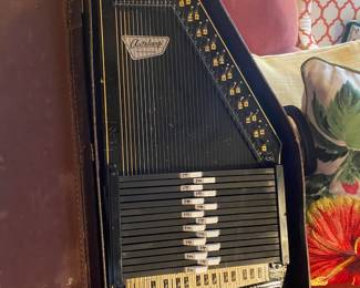 Oscar Schmidt 36 String 12 Chord Autoharp