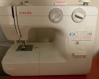 Singer Sewing Machine - E99670 50T8