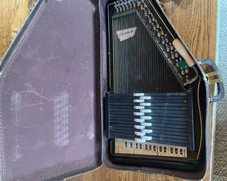 Oscar Schmidt 36 String 12 Chord Autoharp