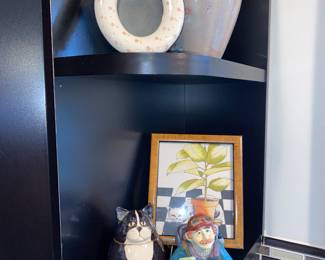 Sasser cat piece , cats, frames,pottery