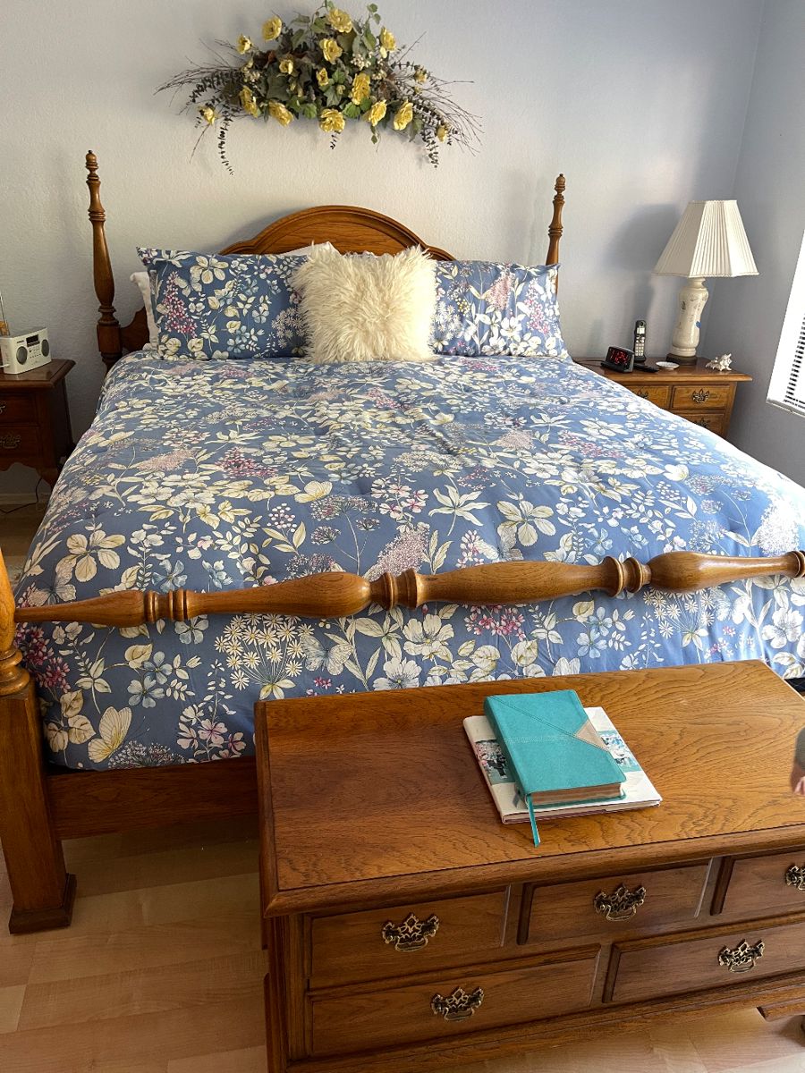 King or California King bed gorgeous wood