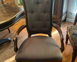 Formal Dining table w/4 chairs and 2 leaves. $750. Pictured with one leave. 90x43.5x31. All items available for pre-sale with pre-sale shopping appointments. Please text 985 507-6684 to schedule an appointment to shop before the scheduled sale. 