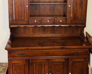 Pennsylvania House Cabinet & Hutch