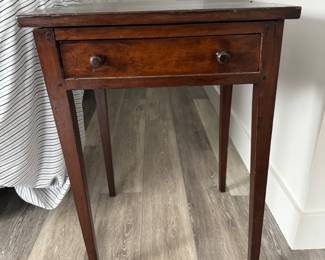 Accent table