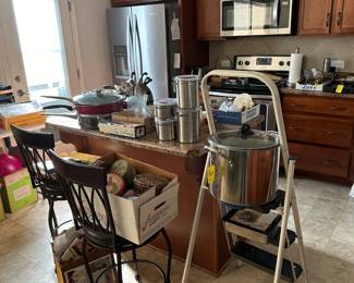 lots of kitchen items