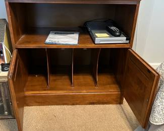 Record cabinet