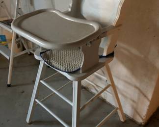 HIGHCHAIR