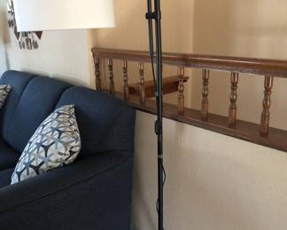 FLOOR LAMP