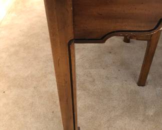 DINING ROOM LEG